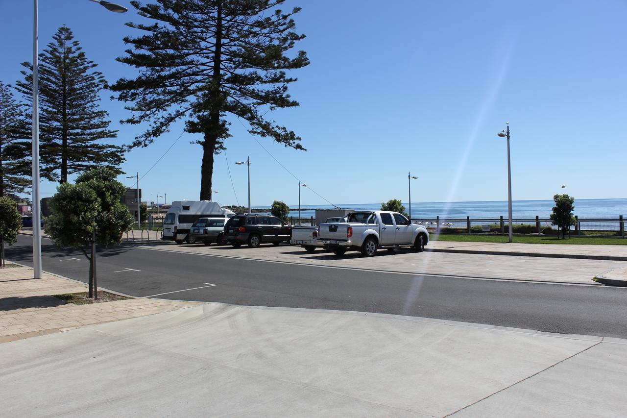 Beach Hotel Burnie Extérieur photo